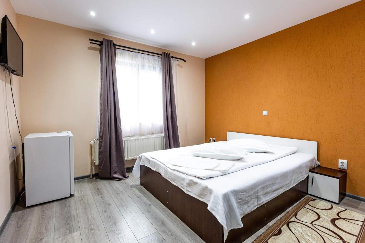 ホテル Casa Andy Buşteni エクステリア 写真