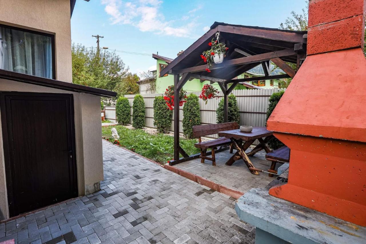 ホテル Casa Andy Buşteni エクステリア 写真