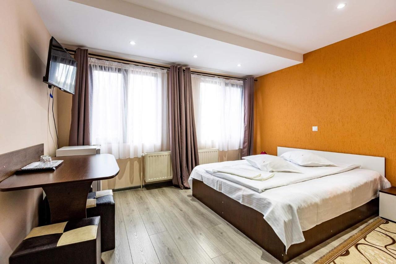 ホテル Casa Andy Buşteni エクステリア 写真