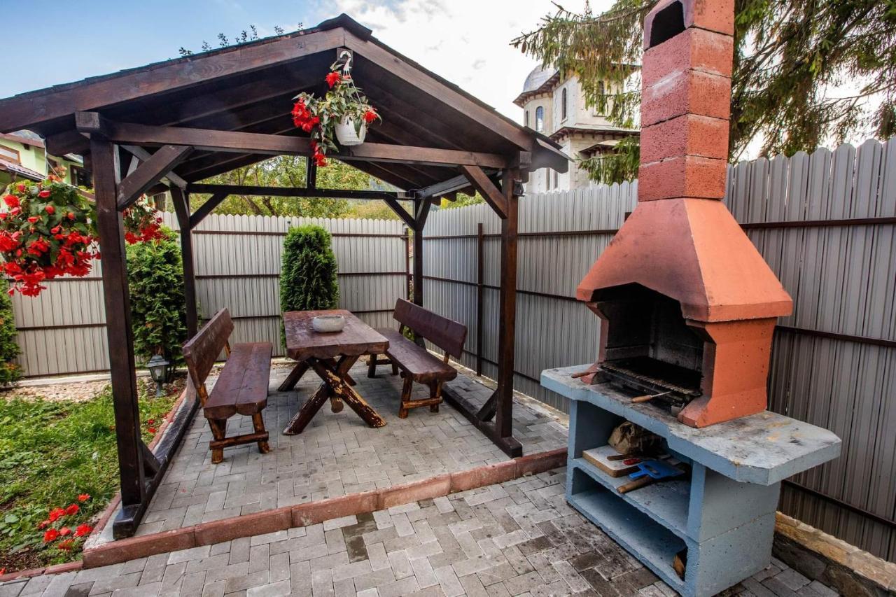 ホテル Casa Andy Buşteni エクステリア 写真